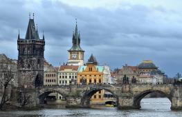 Карлов мост в Прага: легенди, мистерии, интересни факти